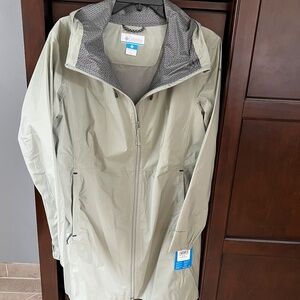 Columbia lightweight raincoat